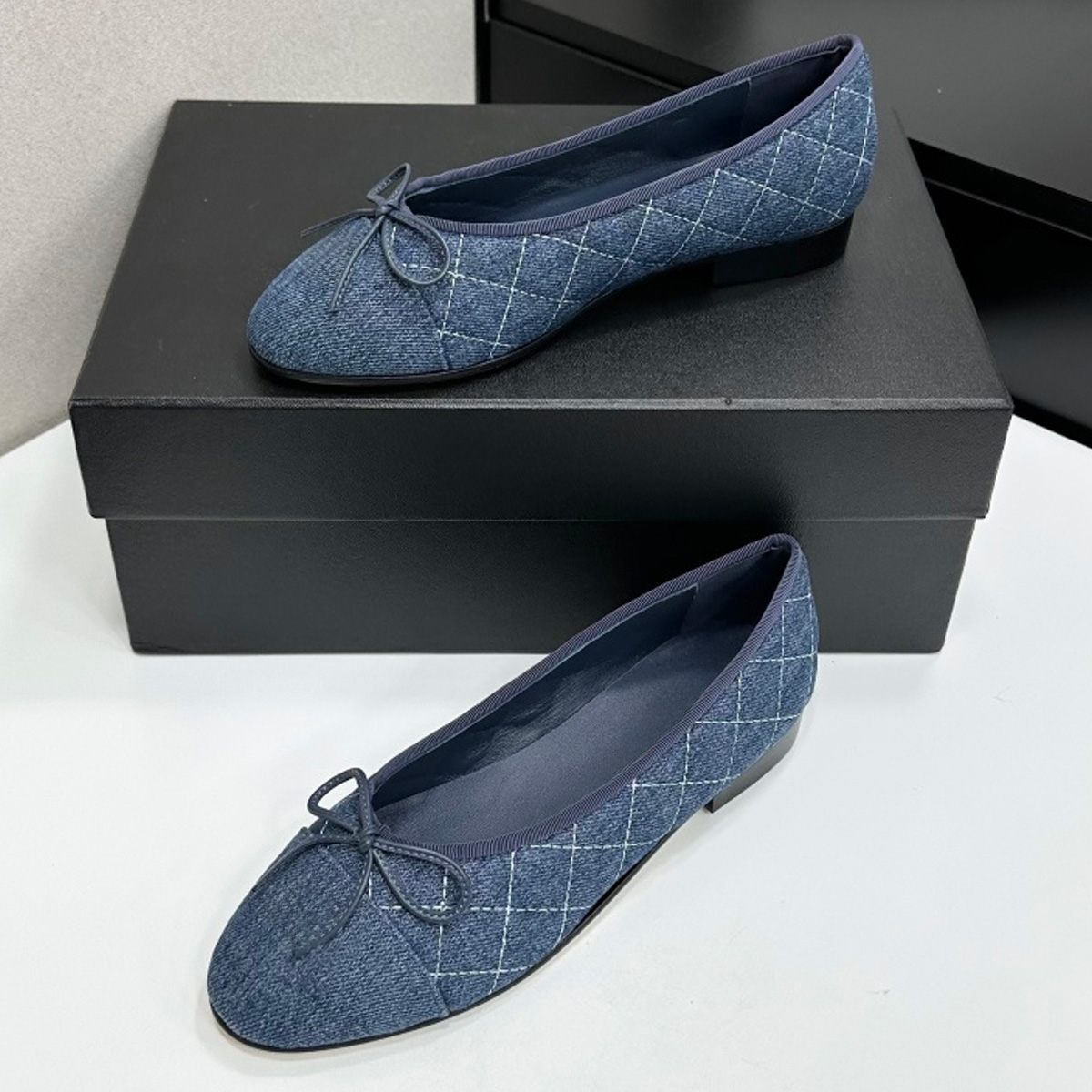 2026 Women's Two-Tone Cap-Toe  - Shoes For Women Flats 评论和价格