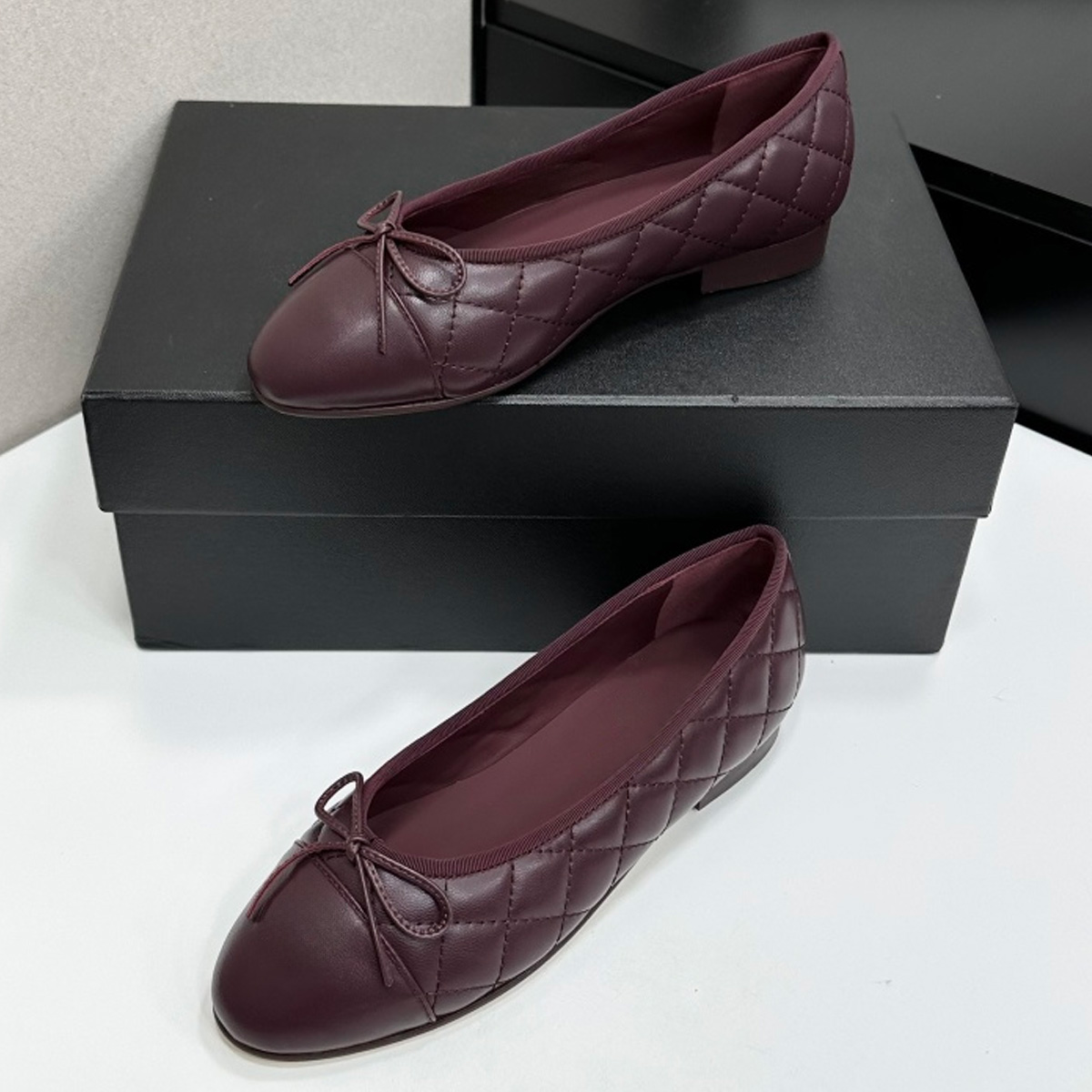 2026 Women's Two-Tone Cap-Toe  - Shoes For Women Flats 评论和价格