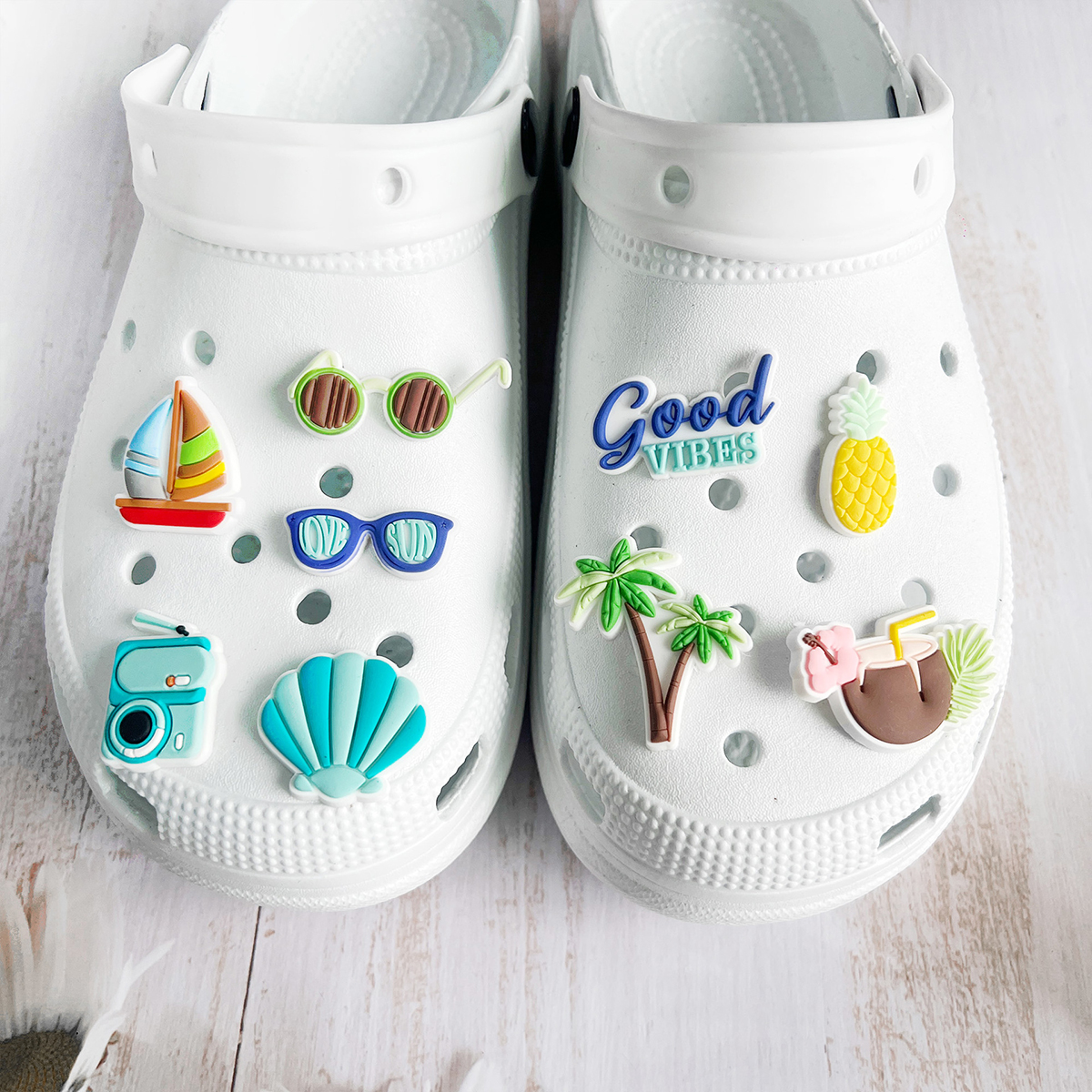 Summer Beach Coco Shoe Charms  - Croc Style Clog 评论和价格